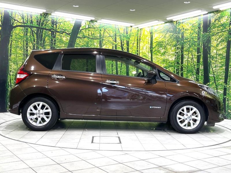 2016 Nissan Note DAA-HE12 (UW-6a584a96369f0)[23]