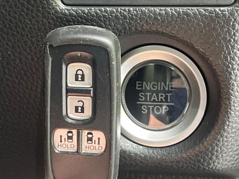 2018 Honda N-BOX CUSTOM DBA-JF3 (UW-6a584ad8e4c42)[17]