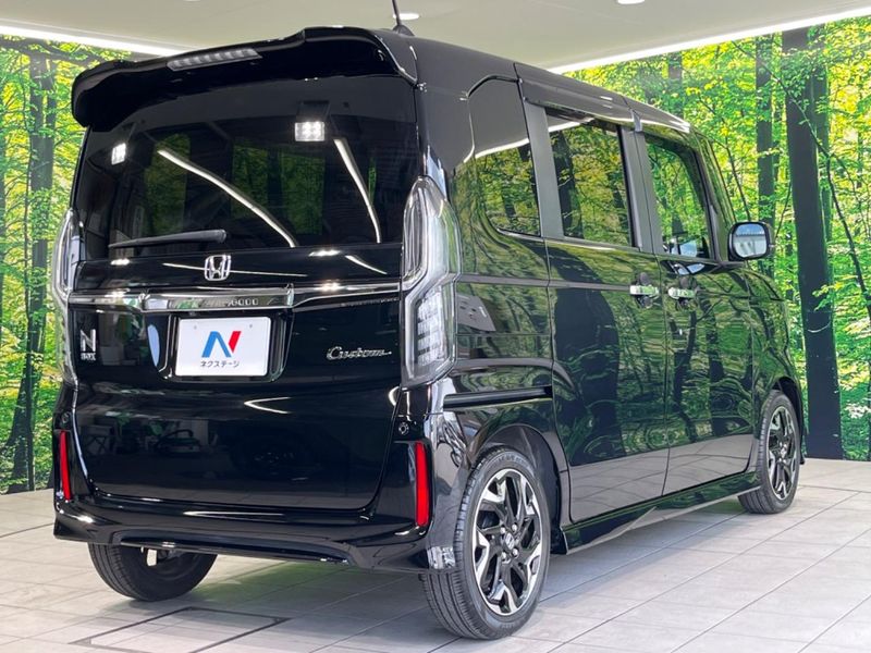 2019 Honda N-BOX CUSTOM DBA-JF3 (UW-6a584adab4e68)[11]