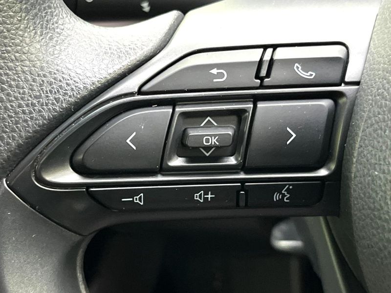 2020 Toyota Yaris 5BA-MXPA10 (UW-6a584bebd77c2)[15]
