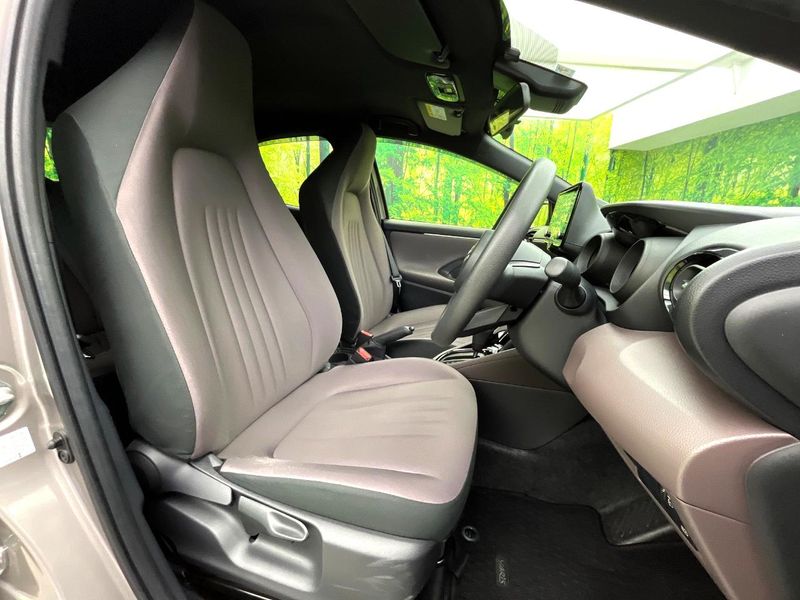 2020 Toyota Yaris 5BA-MXPA10 (UW-6a584bebd77c2)[25]