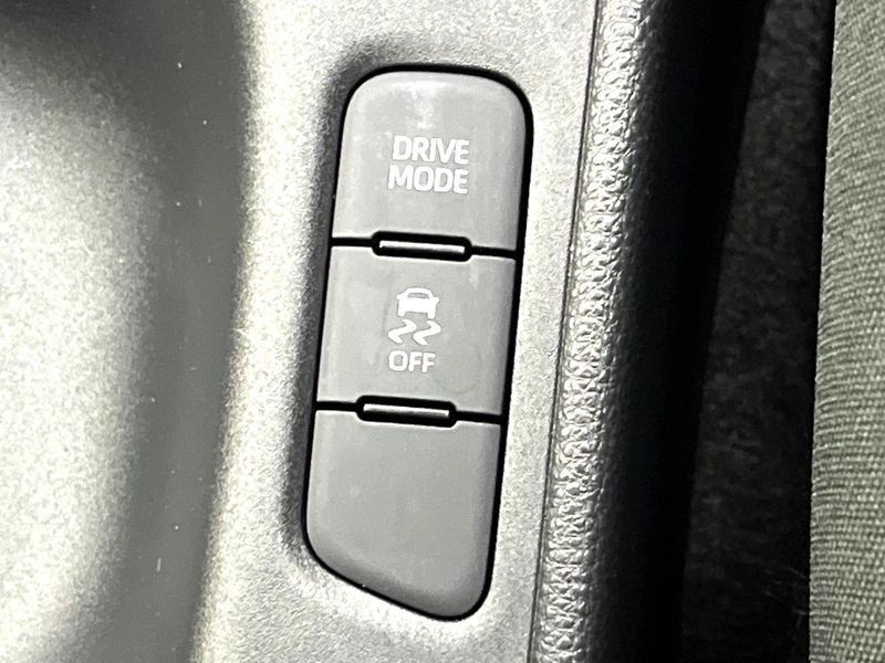 2020 Toyota Yaris 5BA-MXPA10 (UW-6a584bebd77c2)[19]