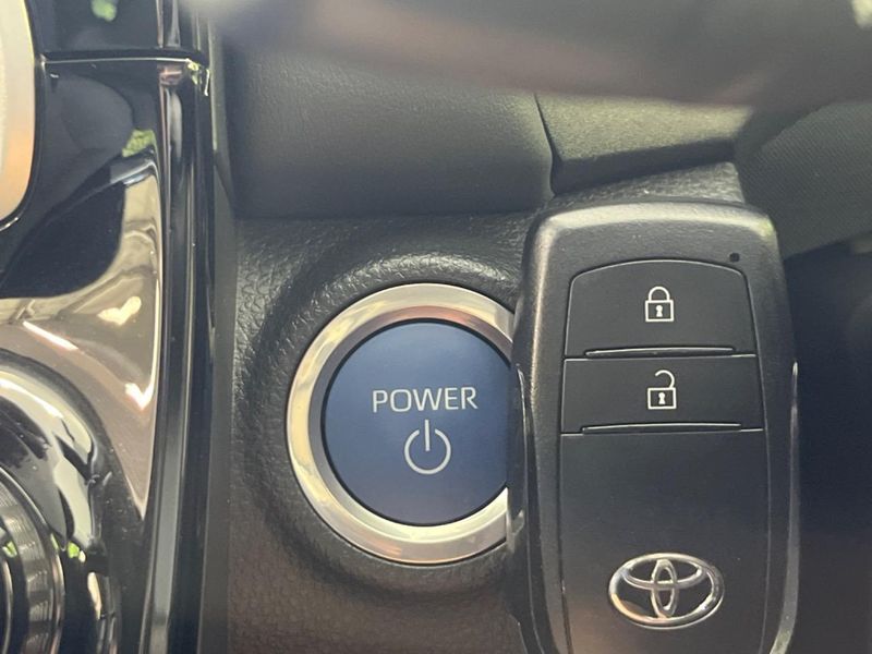2021 Toyota Aqua 6AA-MXPK11 (UW-6a584bfd5e87f)[28]