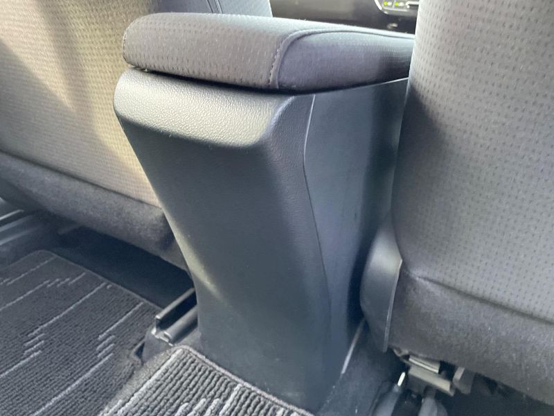 2017 Toyota Prius DAA-ZVW50 (UW-6a584ce1a7d0c)[20]