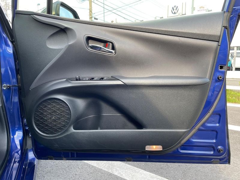 2017 Toyota Prius DAA-ZVW50 (UW-6a584ce1a7d0c)[15]