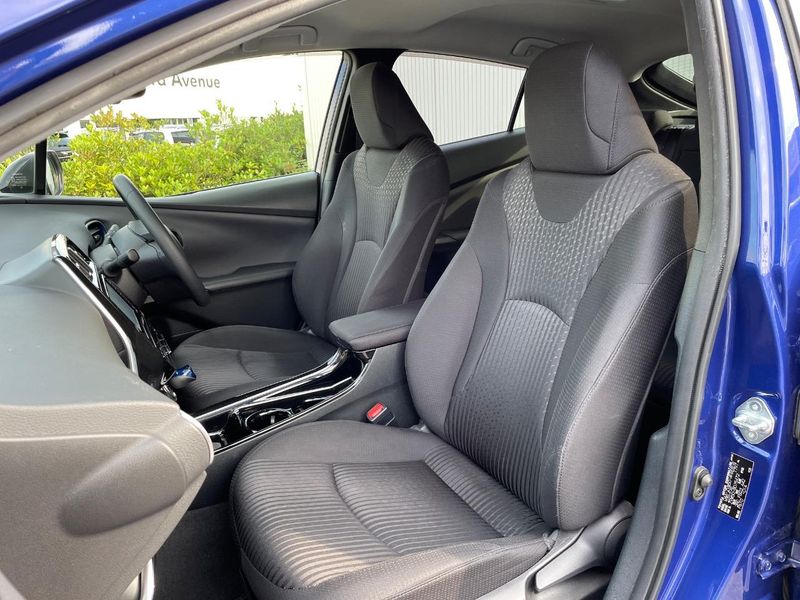 2017 Toyota Prius DAA-ZVW50 (UW-6a584ce1a7d0c)[25]