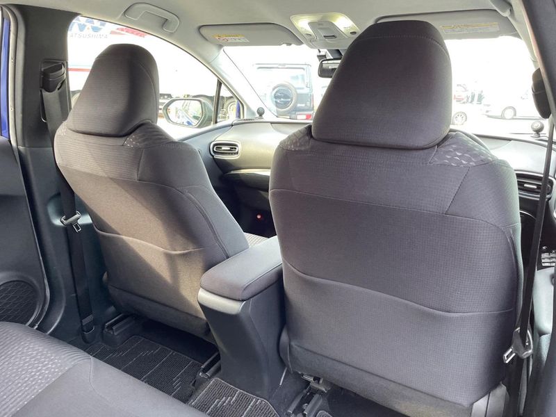 2017 Toyota Prius DAA-ZVW50 (UW-6a584ce1a7d0c)[18]