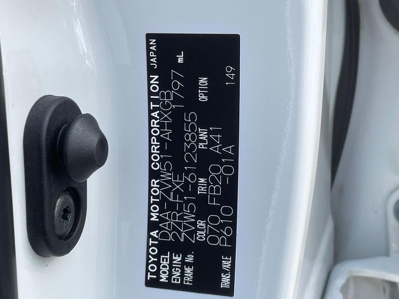 2019 Toyota Prius DAA-ZVW51 (UW-6a584ce4f1ba4)[1]