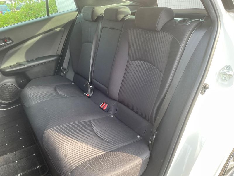 2019 Toyota Prius DAA-ZVW51 (UW-6a584ce4f1ba4)[24]