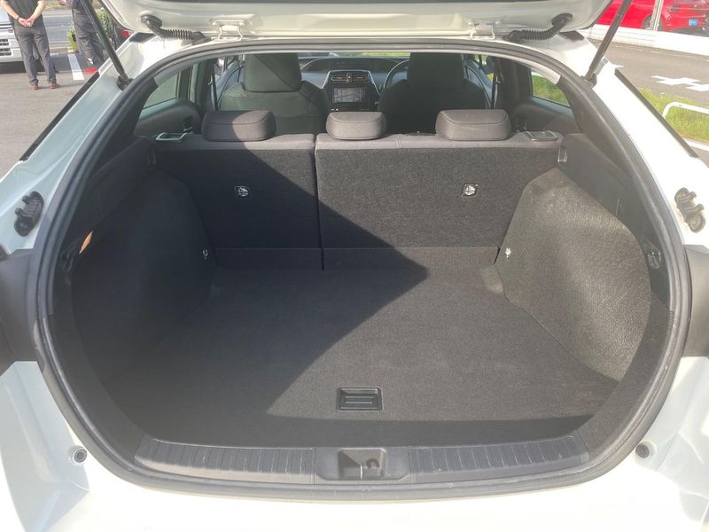 2019 Toyota Prius DAA-ZVW51 (UW-6a584ce4f1ba4)[29]