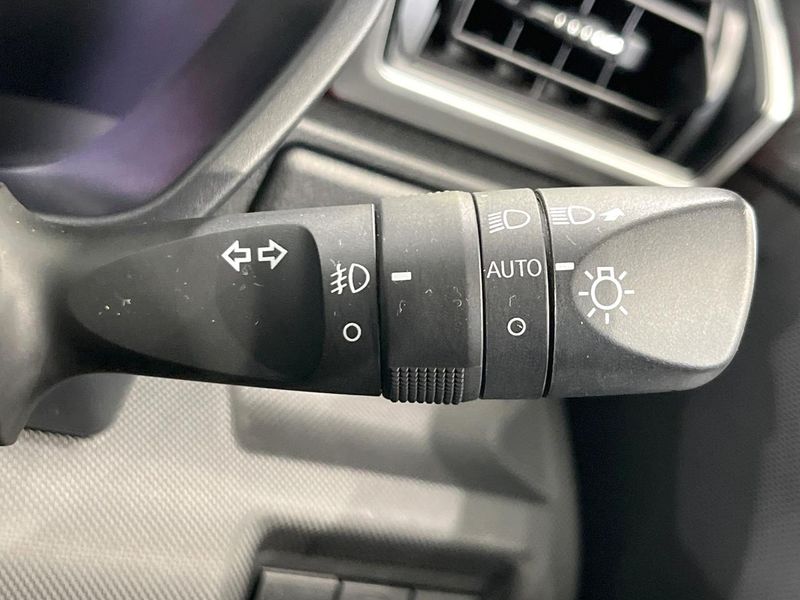 2020 Toyota Raize 5BA-A210A (UW-6a599b81aa82f)[28]