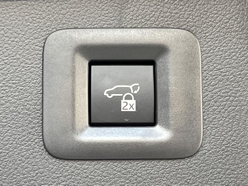 2023 Toyota Vellfire Hybrid 6AA-AAHH40W (UW-6a599b86a2563)[22]