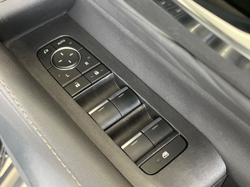 2023 Toyota Vellfire Hybrid 6AA-AAHH40W (UW-6a599b86a2563)[24]