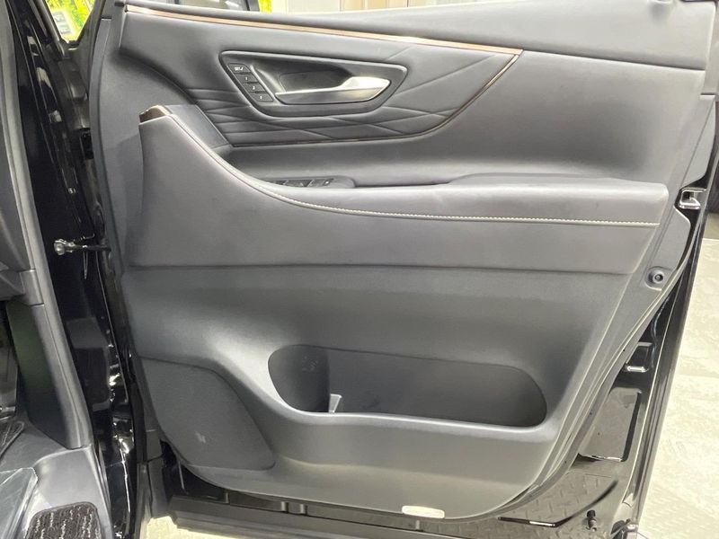 2023 Toyota Alphard Hybrid 6AA-AAHH40W (UW-6a599b870d7cb)[5]