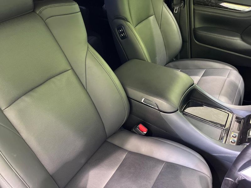 2021 Toyota Alphard 3BA-AGH35W (UW-6a599bb3abb11)[27]