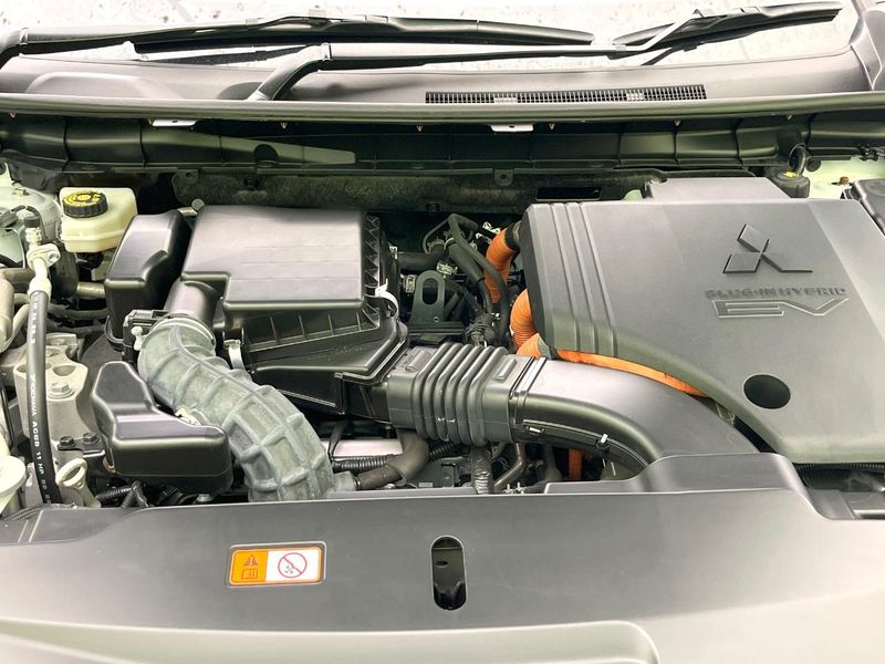 2022 Mitsubishi OUTLANDER PHEV 5LA-GN0W (UW-6a599c8b3ad54)[4]