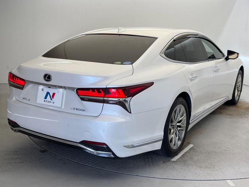 2018 Lexus LS DAA-GVF50 (UW-6a599ca68b87d)[14]