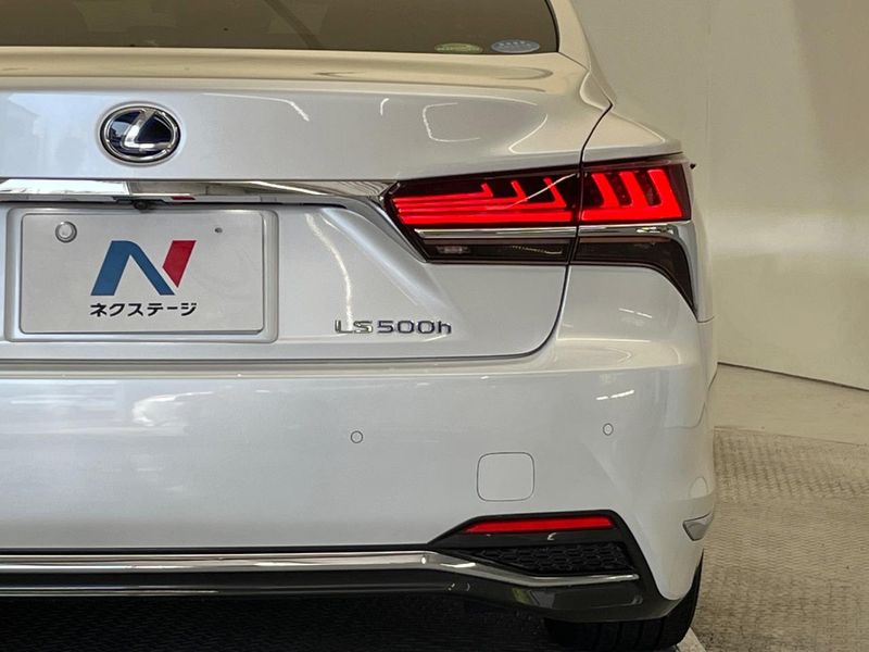 2018 Lexus LS DAA-GVF50 (UW-6a599ca68b87d)[17]