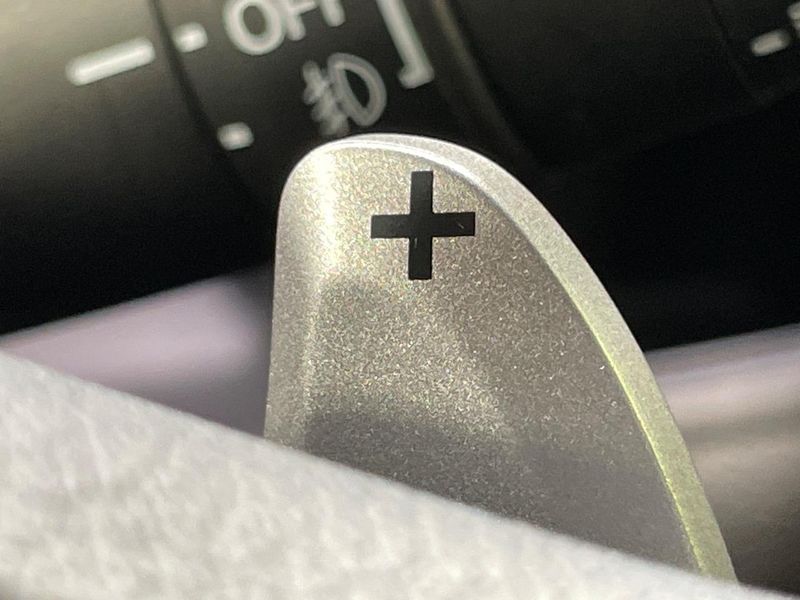 2022 Honda N-BOX CUSTOM 6BA-JF3 (UW-6a599cffe3e74)[16]