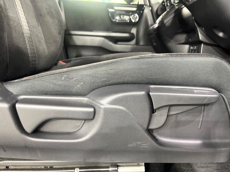 2021 Honda N-BOX CUSTOM 6BA-JF3 (UW-6a599d011c96d)[21]
