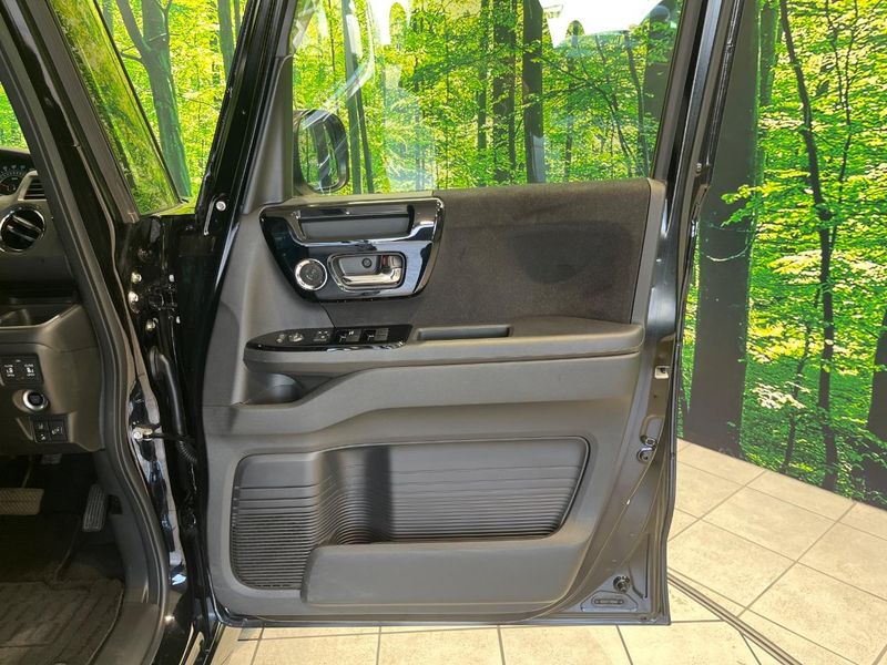 2022 Honda N-BOX CUSTOM 6BA-JF3 (UW-6a599d08469e7)[21]
