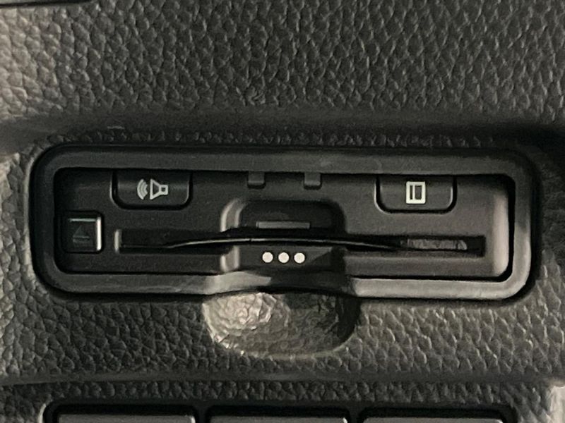2022 Honda N-BOX CUSTOM 6BA-JF3 (UW-6a599d08469e7)[26]