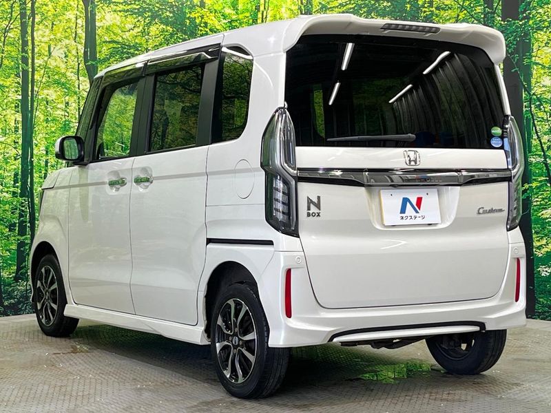 2017 Honda N-BOX CUSTOM DBA-JF4 (UW-6a599d0f959fa)[24]