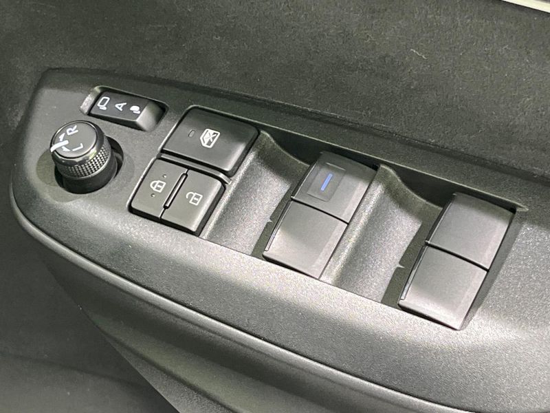 2023 Toyota Yaris 5BA-KSP210 (UW-6a599d5b2c181)[12]