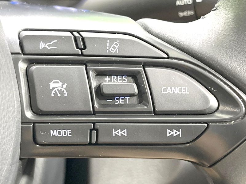 2021 Toyota Yaris Cross 6AA-MXPJ10 (UW-6a599e44ac69e)[25]