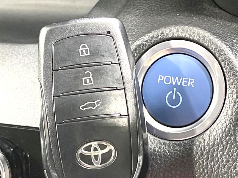 2021 Toyota Yaris Cross 6AA-MXPJ10 (UW-6a599e44ac69e)[20]