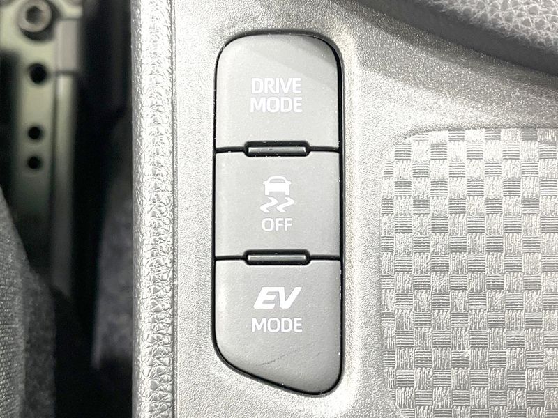 2021 Toyota Yaris Cross 6AA-MXPJ10 (UW-6a599e44ac69e)[19]