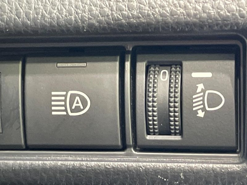 2023 Toyota Prius 6AA-MXWH60 (UW-6a599e677a318)[7]