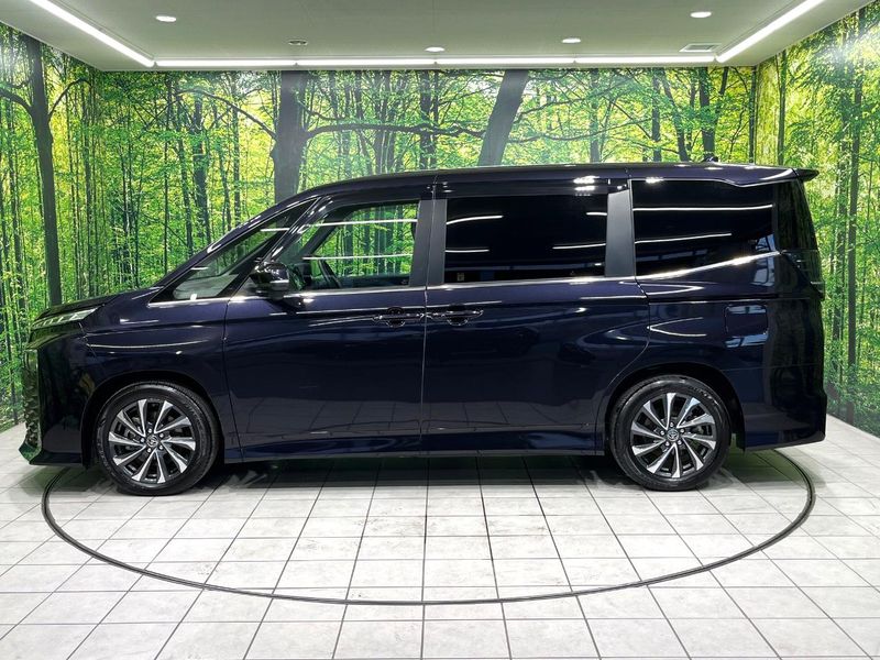 2023 Toyota Voxy 6BA-MZRA90W (UW-6a599e76999f5)[10]