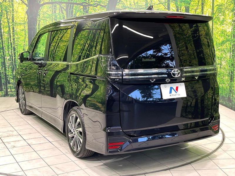 2023 Toyota Voxy 6BA-MZRA90W (UW-6a599e76999f5)[9]