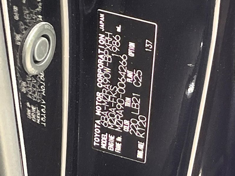 2023 Toyota Voxy 6BA-MZRA90W (UW-6a599e76999f5)[1]