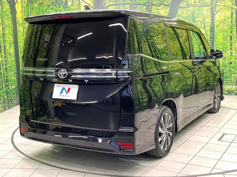 2023 Toyota Voxy 6BA-MZRA90W (UW-6a599e76999f5)[7]