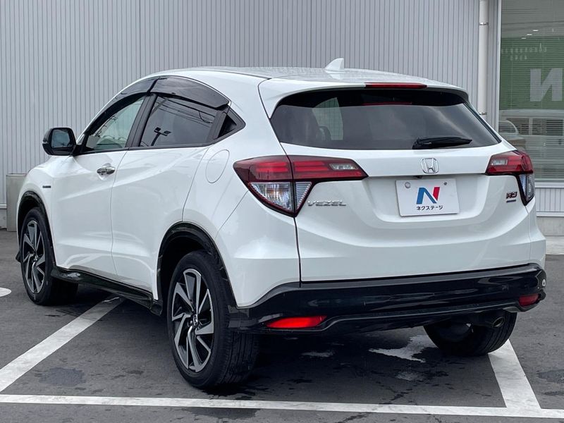 2017 Honda Vezel DAA-RU3 (UW-6a599eb57ad79)[24]