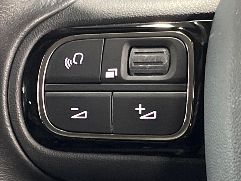 2021 Citroen C3 5BA-B6HN05 (UW-6a599f063eb0a)[16]