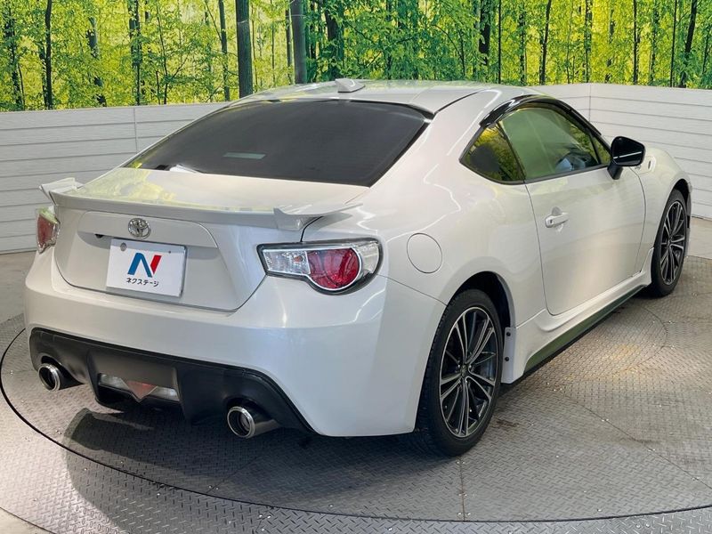 2012 Toyota 86 DBA-ZN6 (UW-6a599f3ce451a)[19]