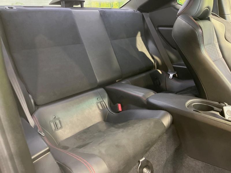 2012 Toyota 86 DBA-ZN6 (UW-6a599f3ce451a)[24]