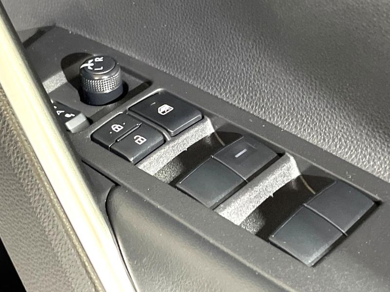 2024 Toyota Corolla Cross 6AA-ZVG13 (UW-6a599f5a6cfff)[26]