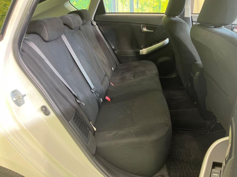 2015 Toyota Prius DAA-ZVW30 (UW-6a599f6346a1a)[25]