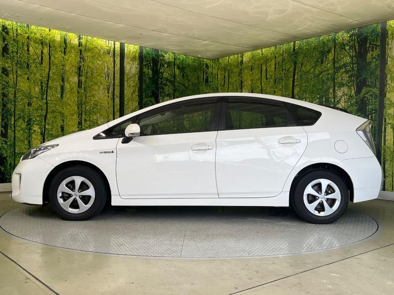 2015 Toyota Prius DAA-ZVW30 (UW-6a599f6346a1a)[7]