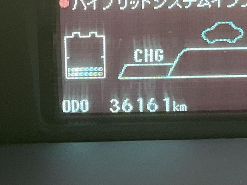 2015 Toyota Prius DAA-ZVW30 (UW-6a599f6346a1a)[2]