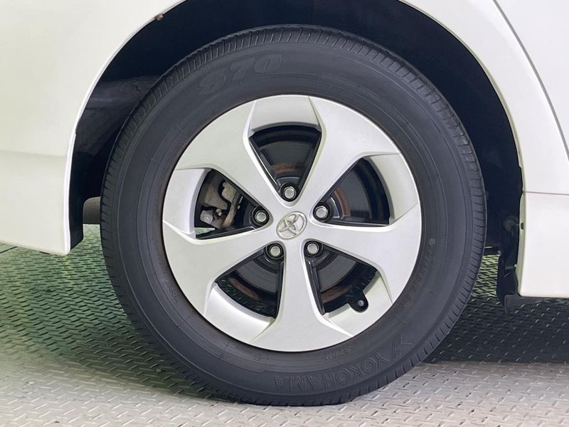 2015 Toyota Prius DAA-ZVW30 (UW-6a599f6346a1a)[23]