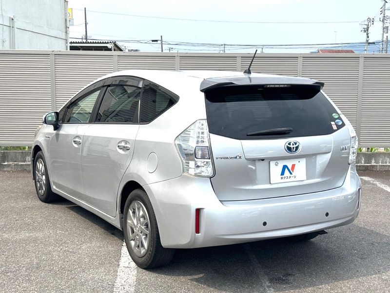 2014 Toyota Prius α DAA-ZVW40W (UW-6a599f666daf7)[21]