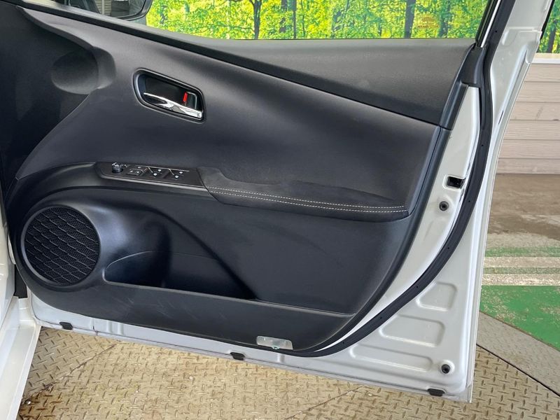2019 Toyota Prius PHV DLA-ZVW52 (UW-6a599f74970c8)[14]