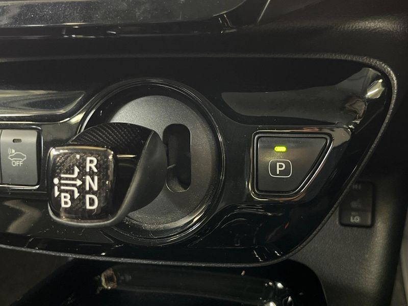2019 Toyota Prius PHV DLA-ZVW52 (UW-6a599f74970c8)[28]