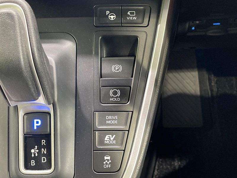 2022 Toyota Voxy 6AA-ZWR90W (UW-6a599f8466e03)[19]