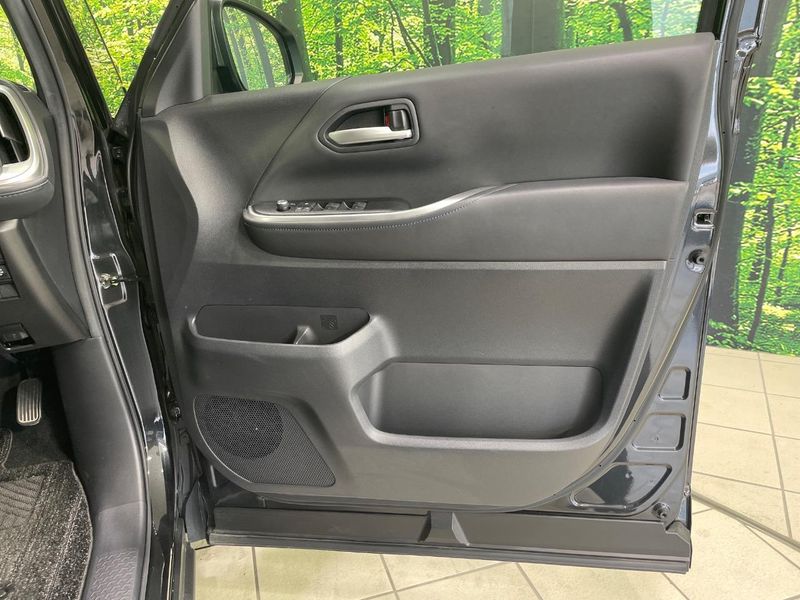 2022 Toyota Voxy 6AA-ZWR90W (UW-6a599f8466e03)[5]